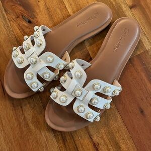 Chic White Sandals with Pearl Accents